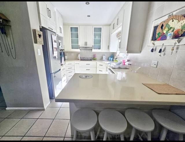 4 BEDROOM HOUSE FOR SALE IN STILBAAI-WES